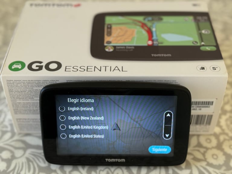 TomTom Go Essential 5, European maps, boxed with accessories and protective case