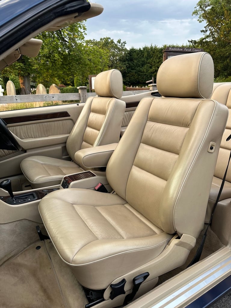 1995 Mercedes-Benz E-Class E220 2dr Auto CONVERTIBLE Petrol Automatic