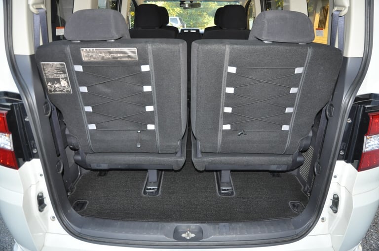 2010 Mitsubishi Delica D5 4WD ROADEST MPV Petrol Automatic