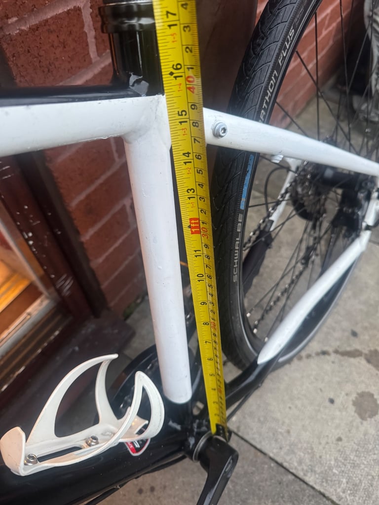 Specialized Ladies Hybrid Bike . Size M