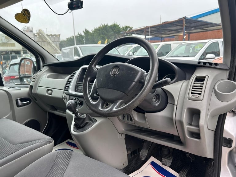 2013 Vauxhall Vivaro 2.0 2900 CDTi Sportive FWD L3 4dr PANEL VAN Diesel Manual