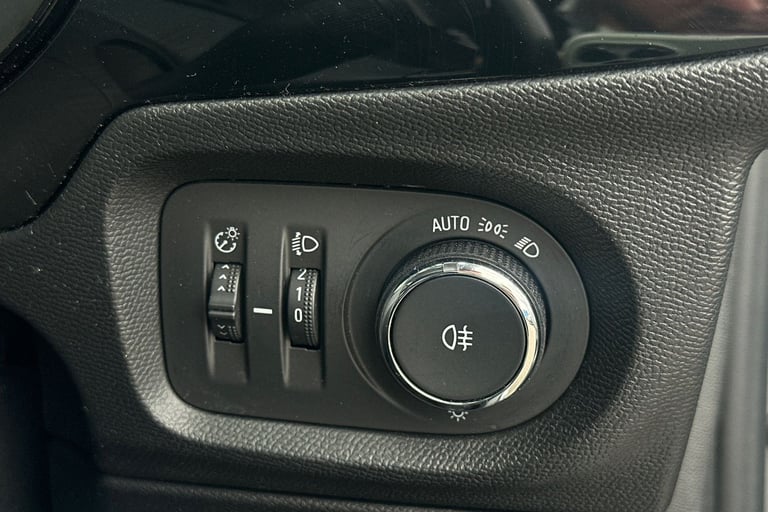  Vauxhall Corsa 1.2 Se Nav Hatchback 5dr Petrol Manual Euro 6 75 Ps Petrol