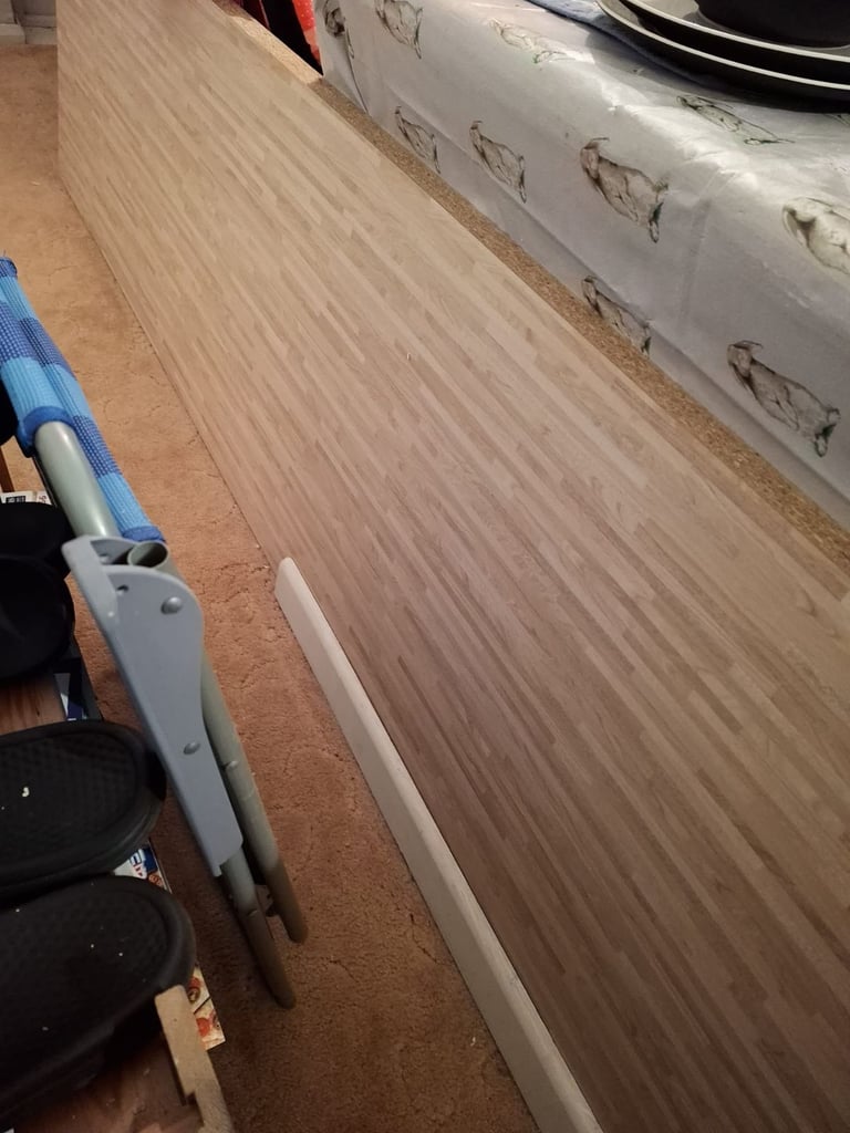 PIECE OF KITCHEN WORKTOP. 