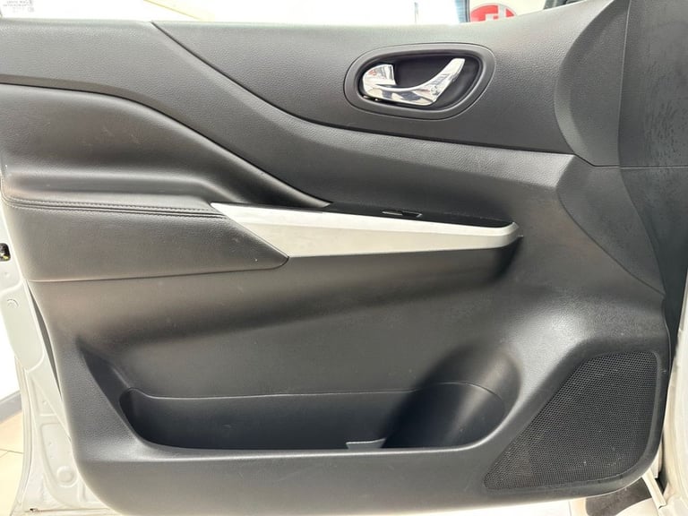 2016 Nissan Navara 2.3 dCi Tekna Pickup Double Cab 4dr Diesel Auto 4WD Euro 6 (190 ps) PICKUP Die...