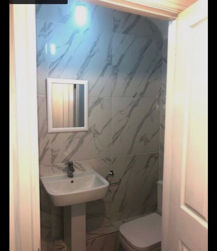 Ensuite Doubleroom available to rent. DSS Working prof couple/single. East Acton W12. £1350 pm Bills