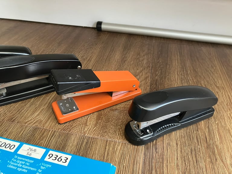 Stationery: 4 Staplers (Rexel/Rapesco), Staples and 2 removers