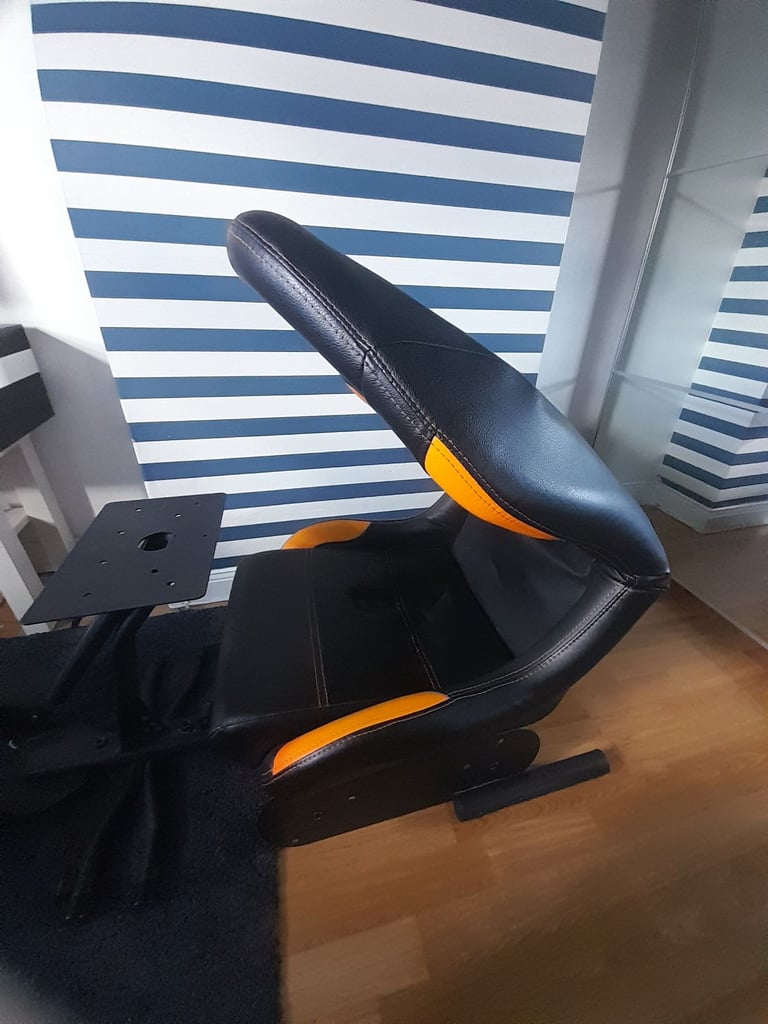 Gaming chair + ferarri 458 steering wheel
