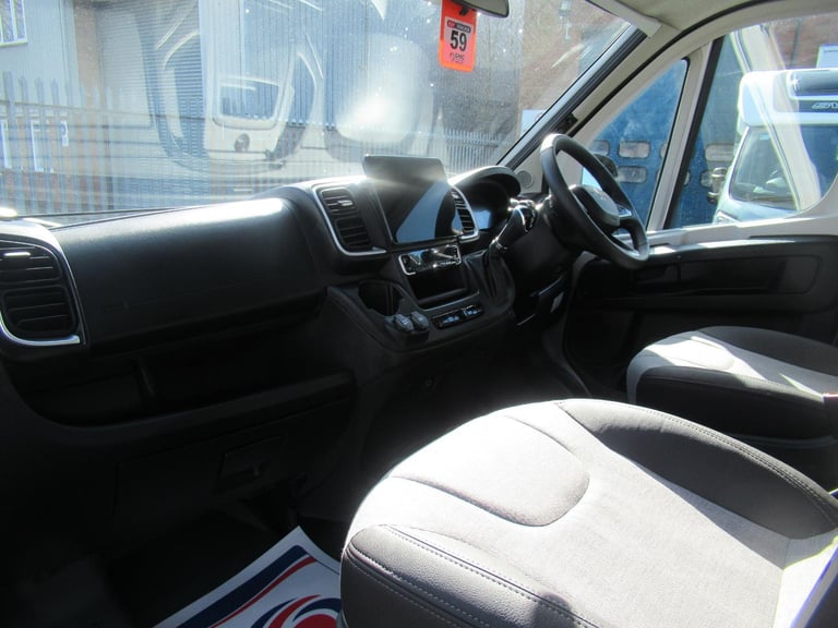 Adria Compact Supreme SL 2.2 Diesel 140BHP Automatic