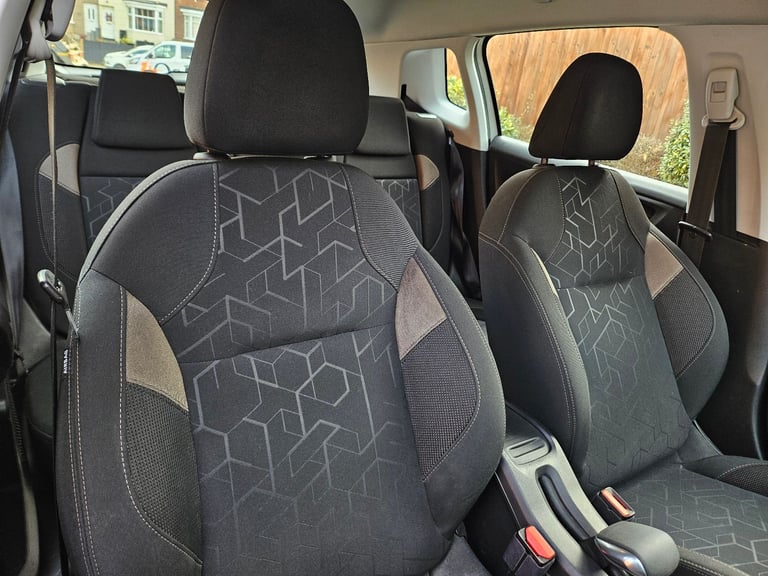 Peugeot 2008 Active, 1.6 Diesel, AUTOMATIC, 46K LOW MILEAGE!