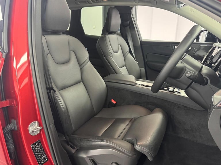 VOLVO XC60 2.0h T6 Recharge 18.8kWh Plus Auto AWD Euro 6 (s/s) 5dr 2024