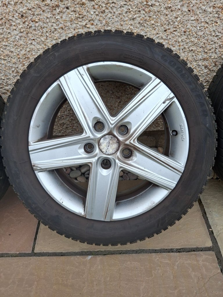 Wheel Rims & Tyres in Excellent Condition
