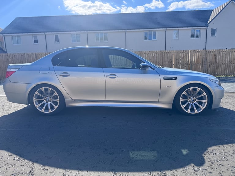 BMW, M5, Saloon, 2006, Semi-Auto, 4999 (cc), 4 doors