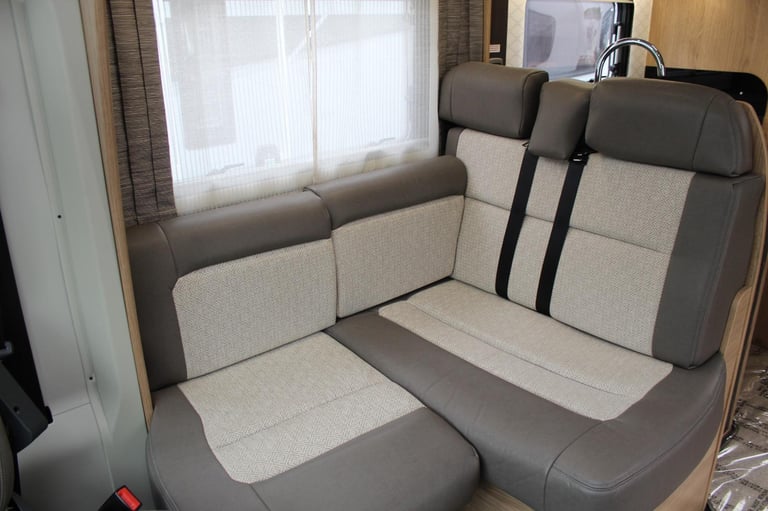 Auto-Trail Tracker RB DIESEL MANUAL 2024/24