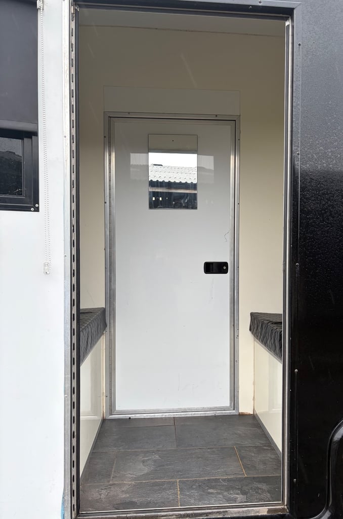 Peugeot, BOXER, 3.5T Horsebox conversion  2015, Manual, 2198 (cc)