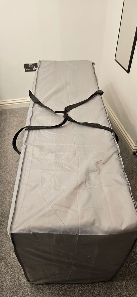 Large guest bed 