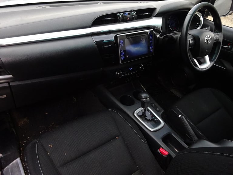 2016 66 REG TOYOTA HILUX INVINCIBLE D-4D 4WD DIESEL AUTO DAMAGED SALVAGE