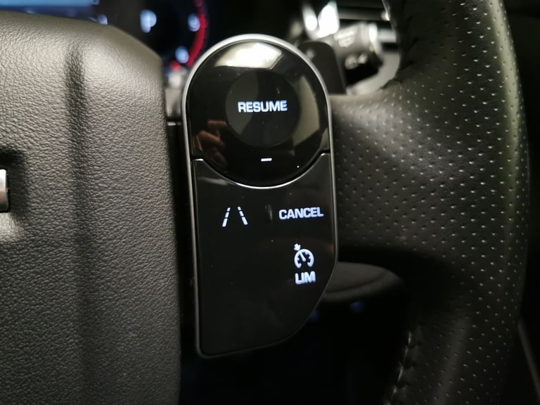 2020 Land Rover Range Rover Velar 2.0 D240 SE SUV 5dr Diesel Auto 4WD Euro 6 (s/s) (240 ps) - REV...