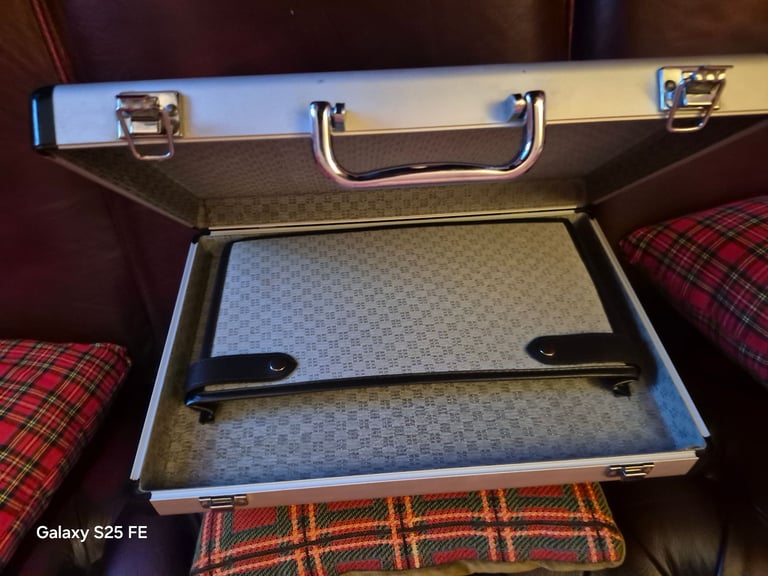 Aluminum brief case 