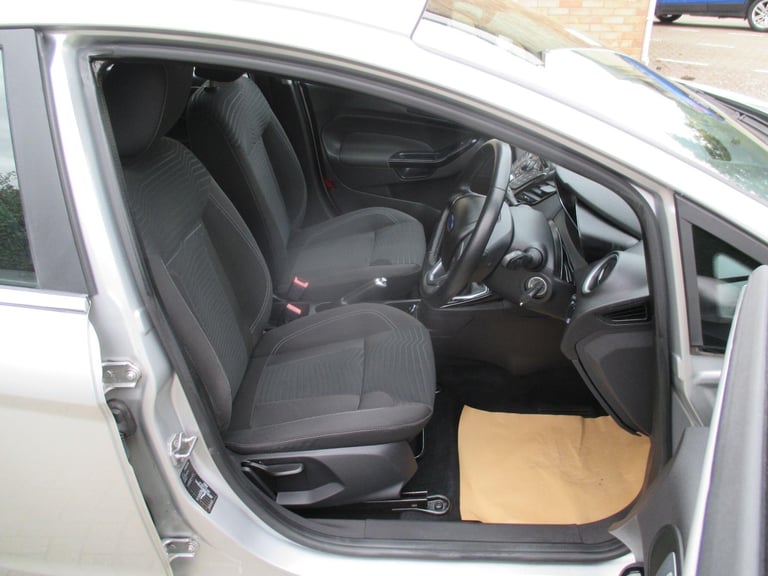 2014 Ford Fiesta 1.25 Zetec Euro 5 5dr HATCHBACK Petrol Manual