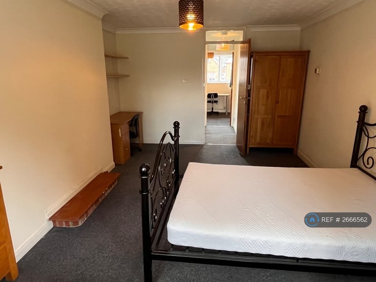 4 bedroom house in Berkeley Close, Southampton, SO15 (4 bed) (#2666562)