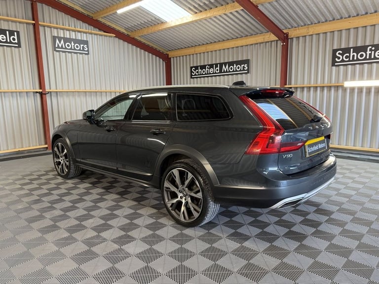 2018 Volvo V90 2.0 D4 Pro Estate 5dr Diesel Auto AWD Euro 6 (s/s) (190 ps) Estate Diesel Automatic