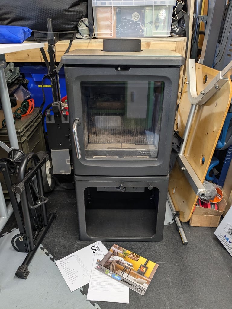 Saltfire Stoves, Peanut 5, Tall. 5.0kw wood stove, excellent condition!