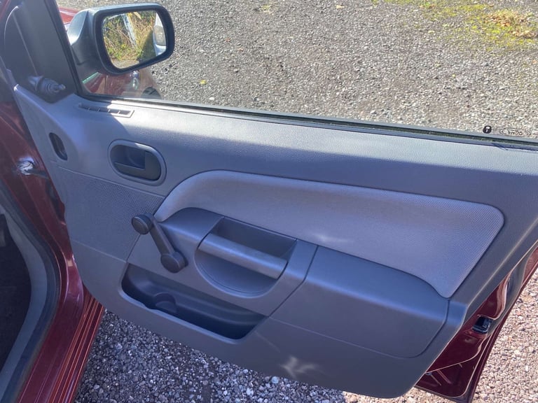 2003 Ford Fiesta 1.3 Fiesta Finesse 5dr Hatchback Petrol Manual