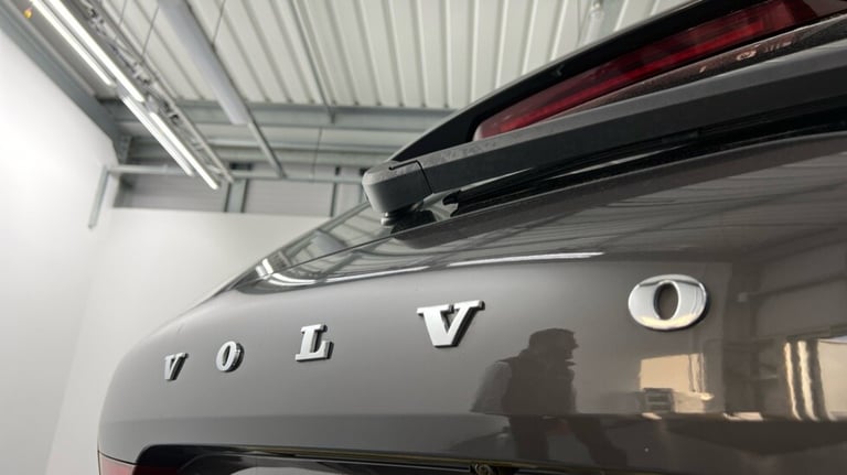2021 Volvo XC60 B6 R-Design PRO AWD Mild Hybrid(22'Alloys, Harman Kardon, Panroof, Carplay) Estat...