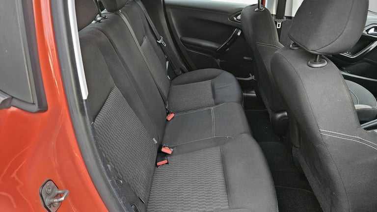 2016 Peugeot 208 1.2 PureTech XS-White 5dr HATCHBACK PETROL Manual