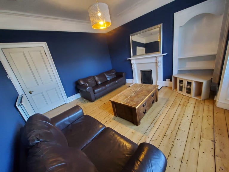 Spacious 2-Bedroom Flat for Rent in Prime Location! Haymarket, Edinburgh