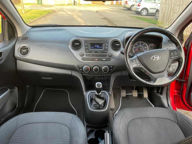 HYUNDAI I10 1.0 SE 5dr,  Low mileage, full service history, cheap road tax