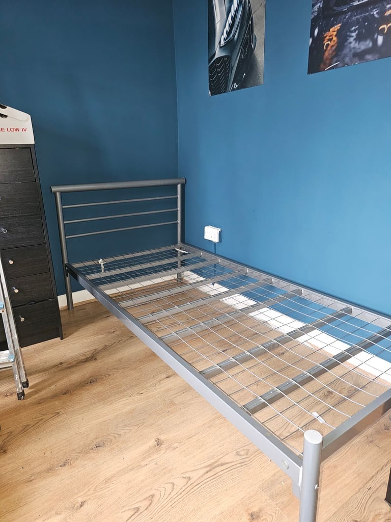 STRONG SINGLE METAL BED £50