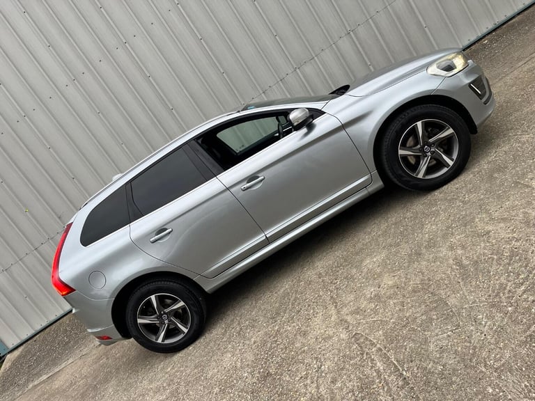VOLVO XC60 2.0 R-Design Lux D4 (181hp) Silver Auto Diesel 2015
