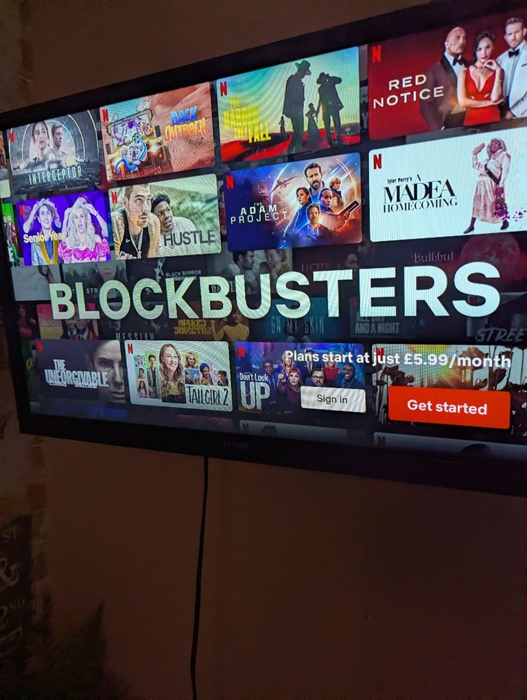 image for 24 inch TV with apps and freeview 