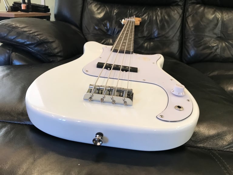 image for VISIONSTRING short scale Bass Guitar , White, brand new with bag, strap and book!