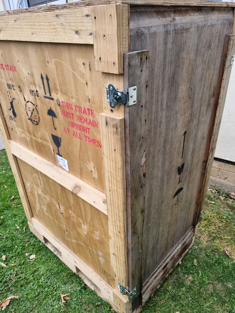 Wooden crate