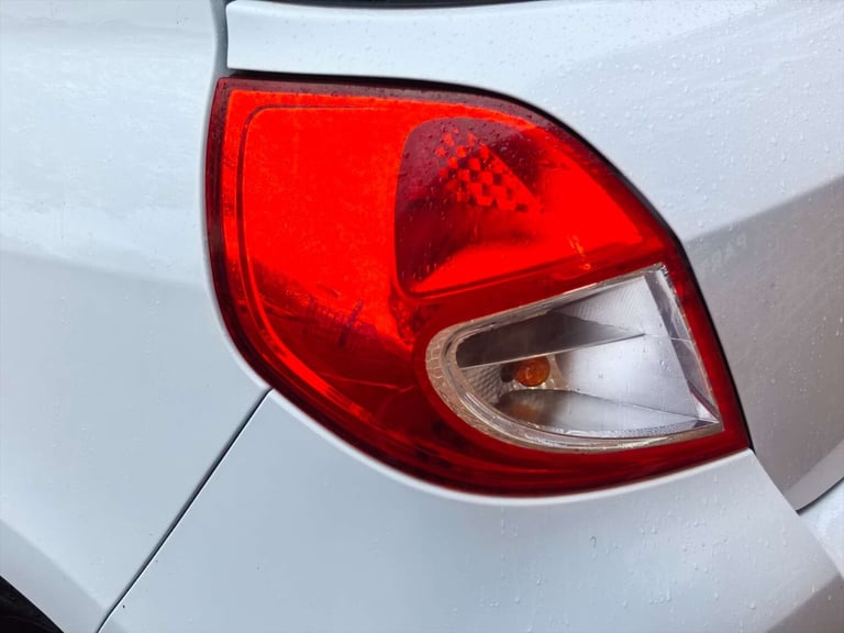 2009 Renault Clio 1.1 Clio Expression 16v 5dr Hatchback Petrol Manual