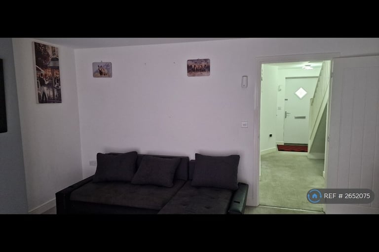 4 bedroom house in Longships Drive, Milton Keynes, MK3 (4 bed) (#2652075)