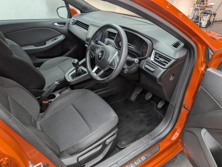 2020 Renault Clio 1.0 TCe Iconic Hatchback 5dr Petrol Manual Euro 6 (s/s) (100 ps) CRUISE CON HAT...