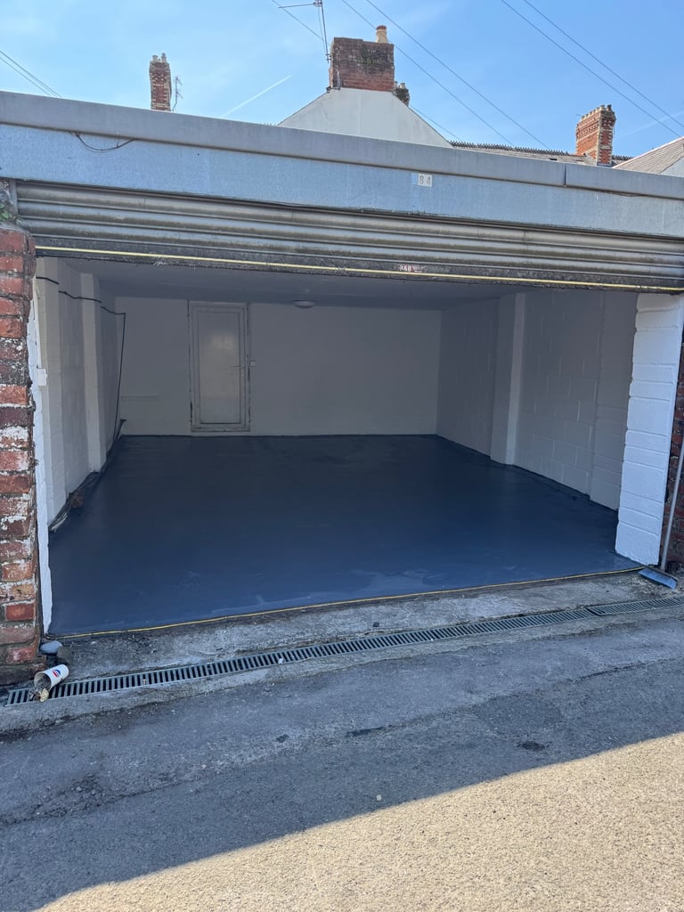 Garage to let