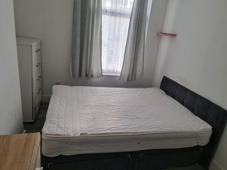 Double rooms, all bills inclusive in Eldon Lane, Bishop Auckland DL14 8TD