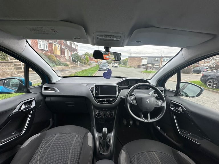 Peugeot, 208, Hatchback, 2013, Manual, 1199 (cc), 5 doors