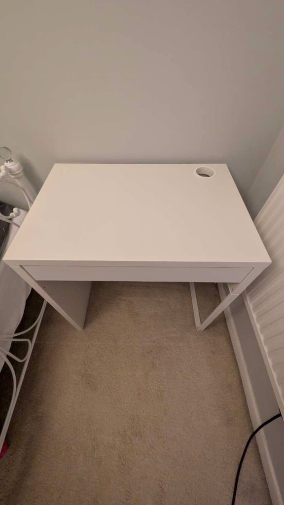 White single drawer desk 