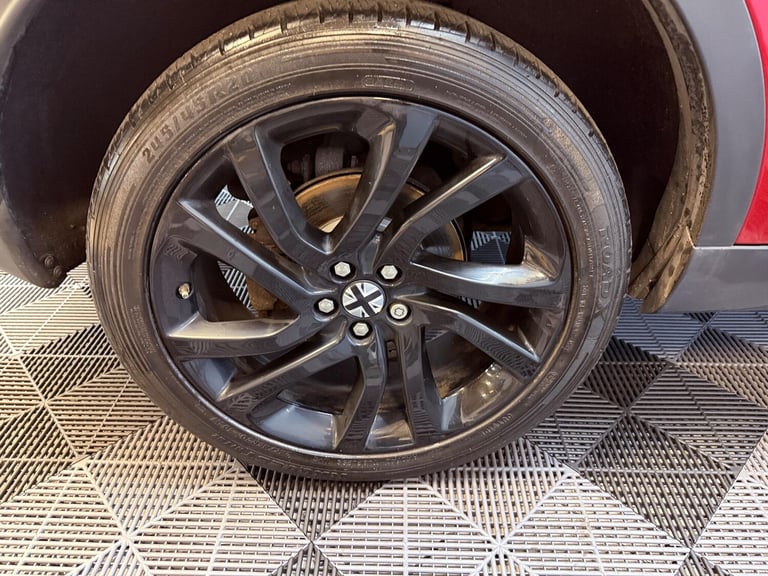 2017 Land Rover Discovery Sport 2.0 TD4 HSE Luxury Auto 4WD Euro 6 (s/s) 5dr ESTATE Diesel Automatic