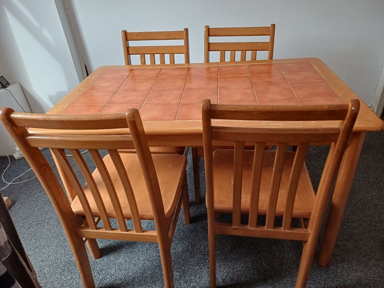 Oak table and 4 chairs