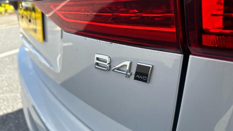 2021 Volvo XC60 2.0 B4D Momentum 5dr AWD Geartronic ESTATE DIESEL Automatic