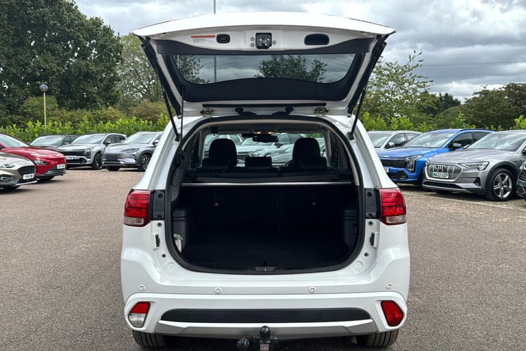  Mitsubishi Outlander PHEV 2.0h 12kwh 4hs Suv 5dr Petrol Plug In Hybrid CVT 4wd