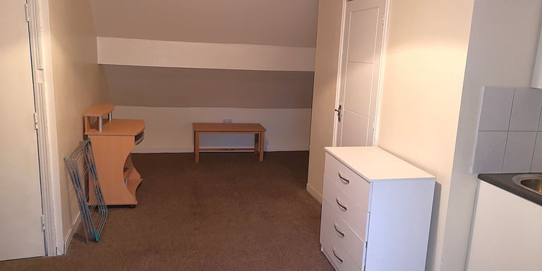 DSS only shared house - Ideally Located for High Street 