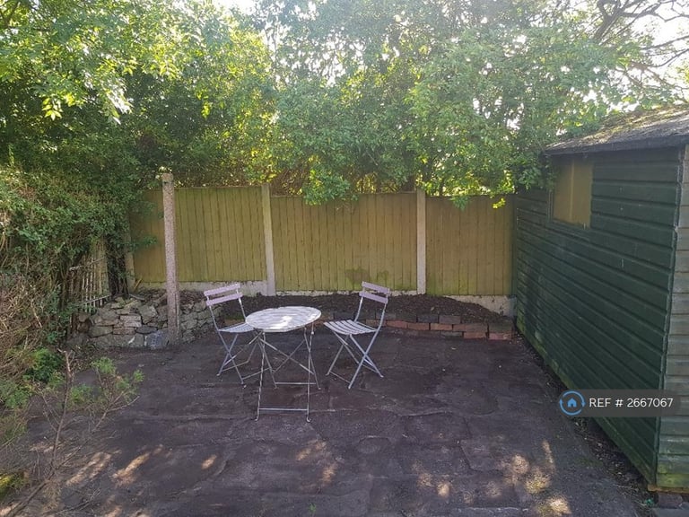 2 bedroom house in Norton Avenue, Stoke-On-Trent, ST6 (2 bed) (#2667067)