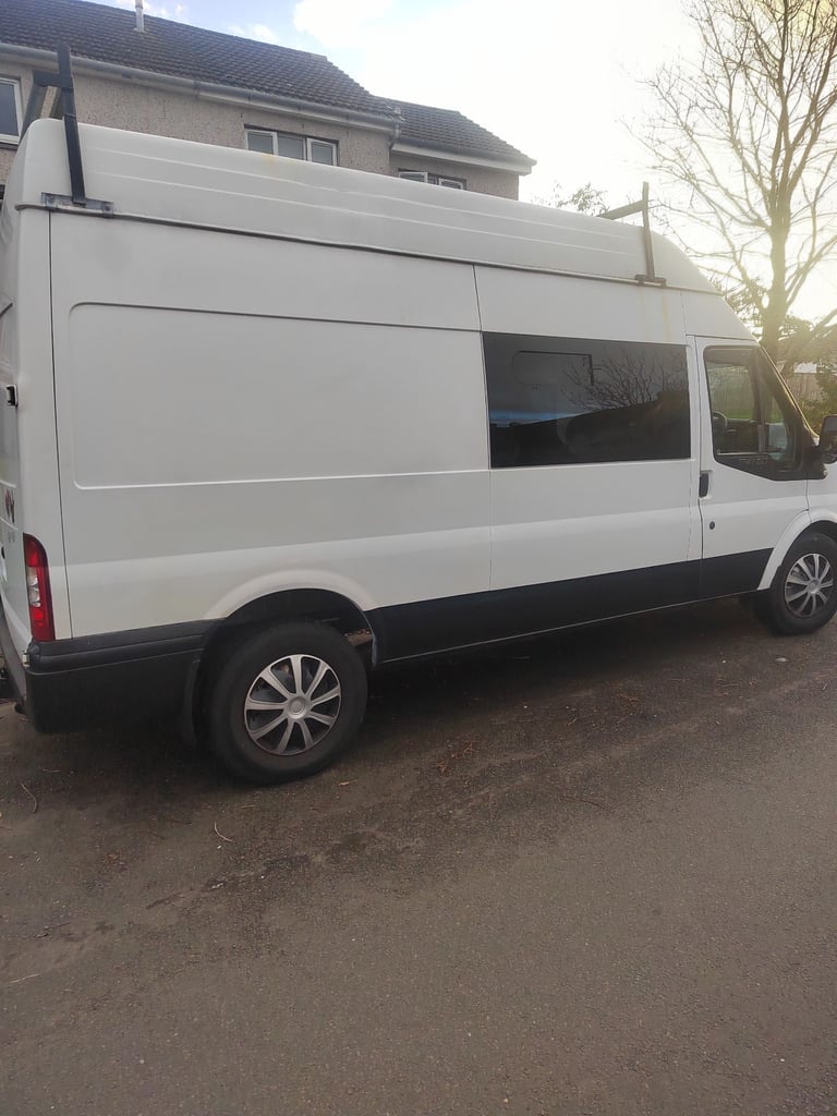 DAY VAN, LINED AND INSULATED, PADDLEBOARD APPROVED, DOUBLE BED SEATS 4